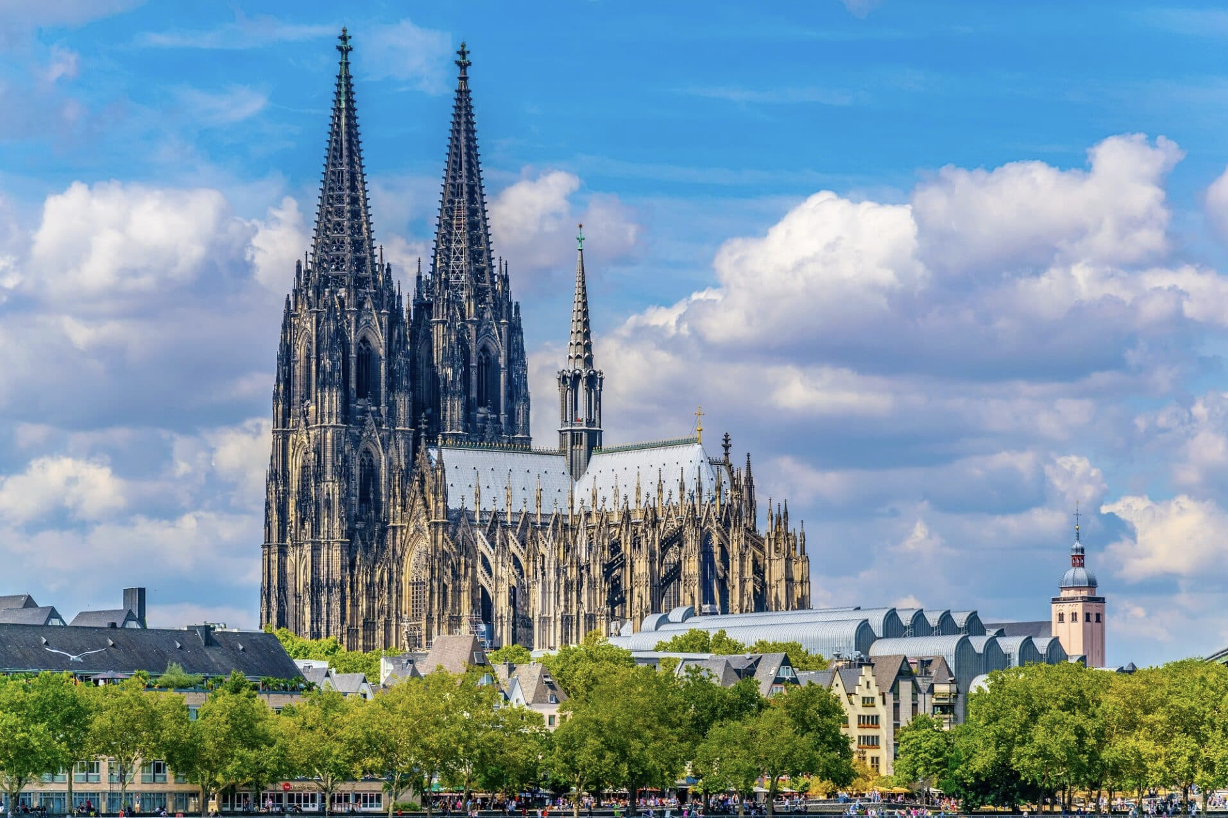 Tour du lịch 8 Nước Đông - Tây Âu kết hợp 15 ngày 14 đêm: Pháp - Bỉ- Hà Lan – Luxembourg - Thụy Sĩ – Ý – Áo - Đức