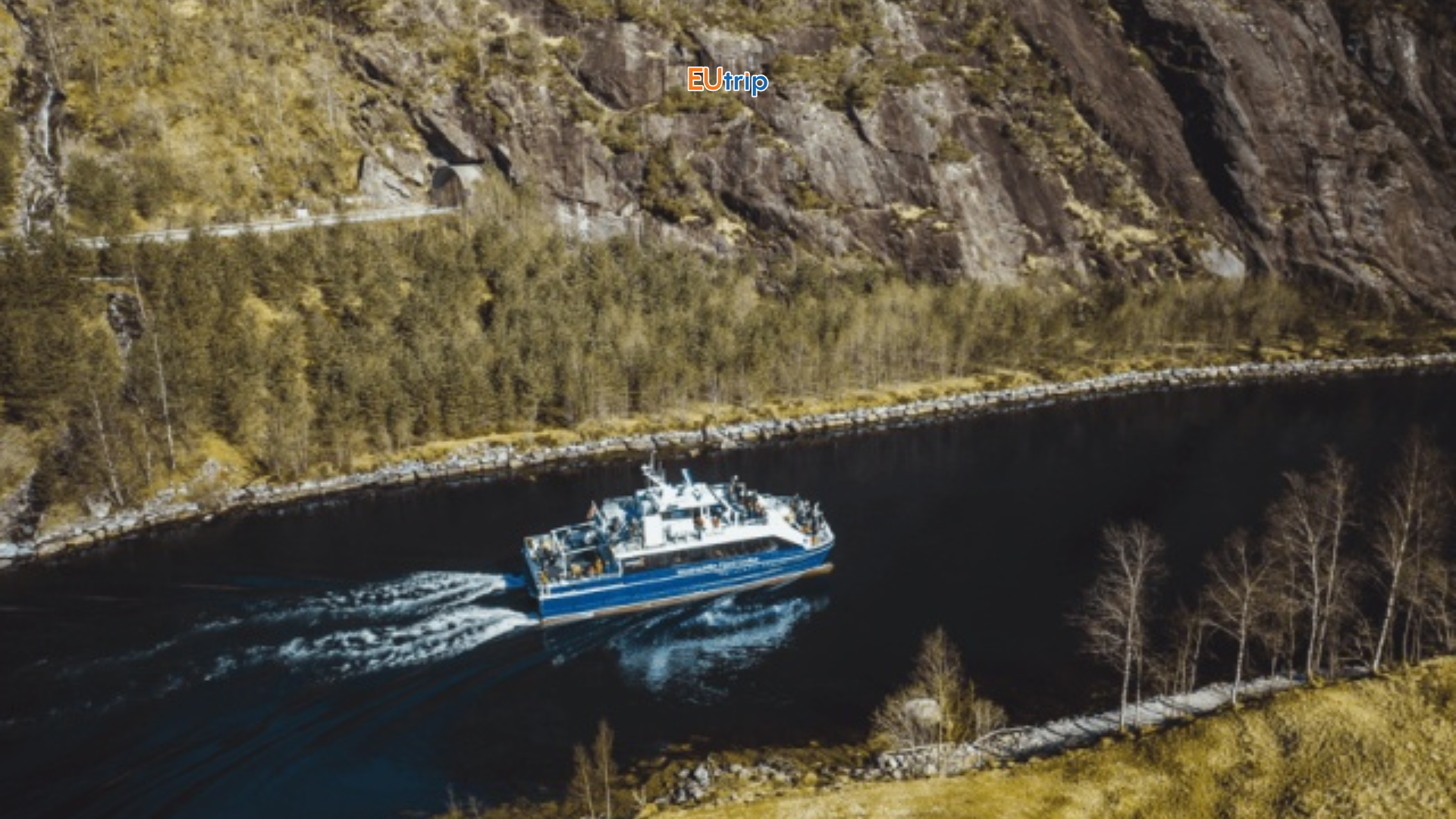 Du thuyền Vịnh Mostraumen