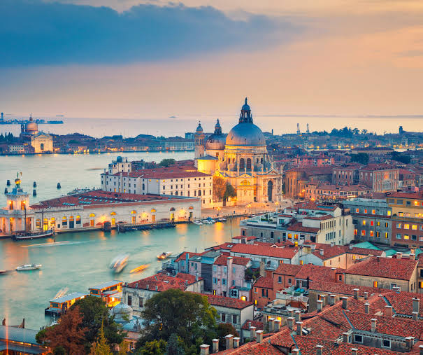 THỬ THÁCH “ LẠC ĐƯỜNG Ở VENICE”: KHÁM PHÁ 5 TỌA ĐỘ BÁU VẬT ẨN BÊN NGOÀI LỐI MÒN DU LỊCH