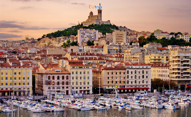 khu cảng cổ Vieux-Port