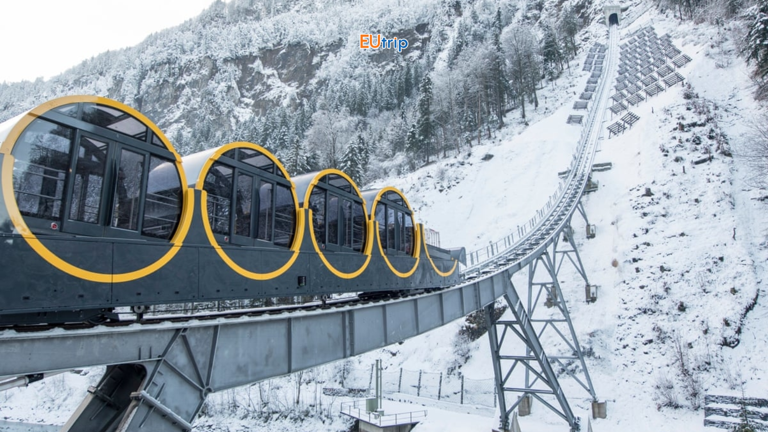 Tàu kéo leo núi siêu dốc Stoos 