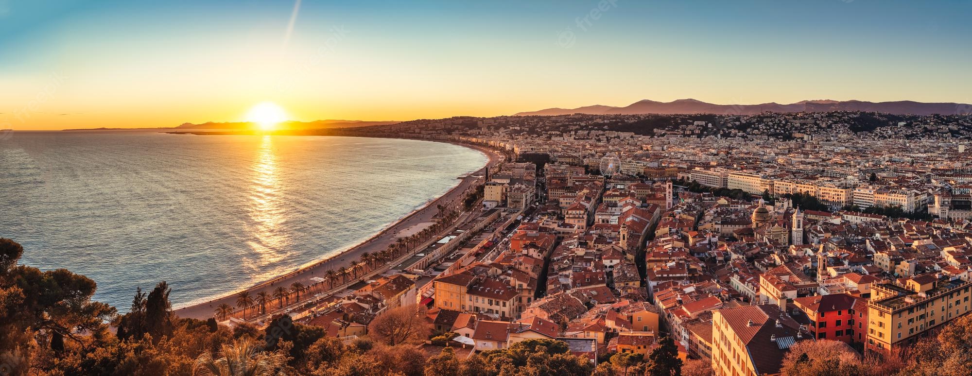 Thành phố Nice ven biển vẫn giữ được vẻ cổ kính qua thời gian