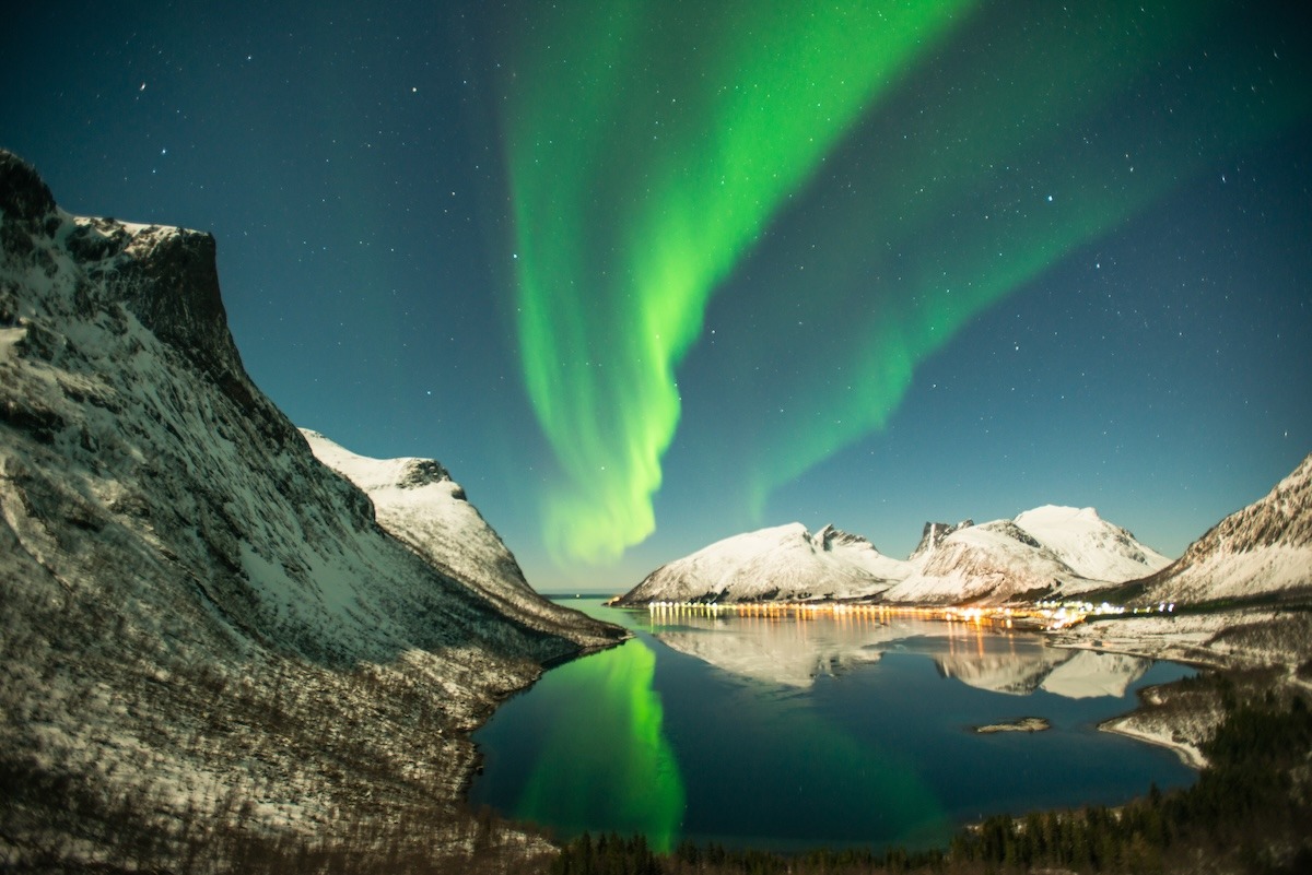 CỰC QUANG Ở SVALBARD: KHI ÁNH SÁNG XANH LÁ CỨU BẠN KHỎI CÁI LẠNH -40°C!