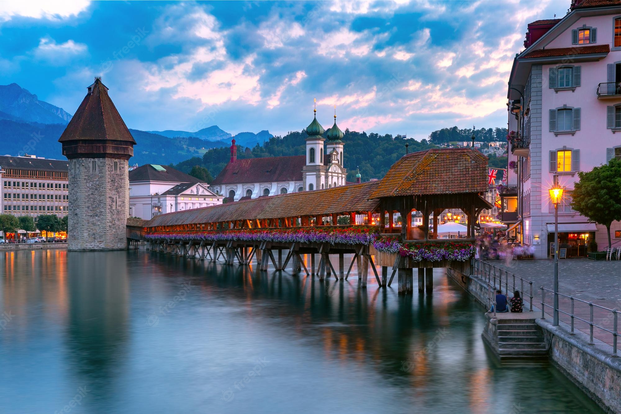 Cầu gỗ Chapel – một trong những biểu tượng nổi tiếng của Lucerne
